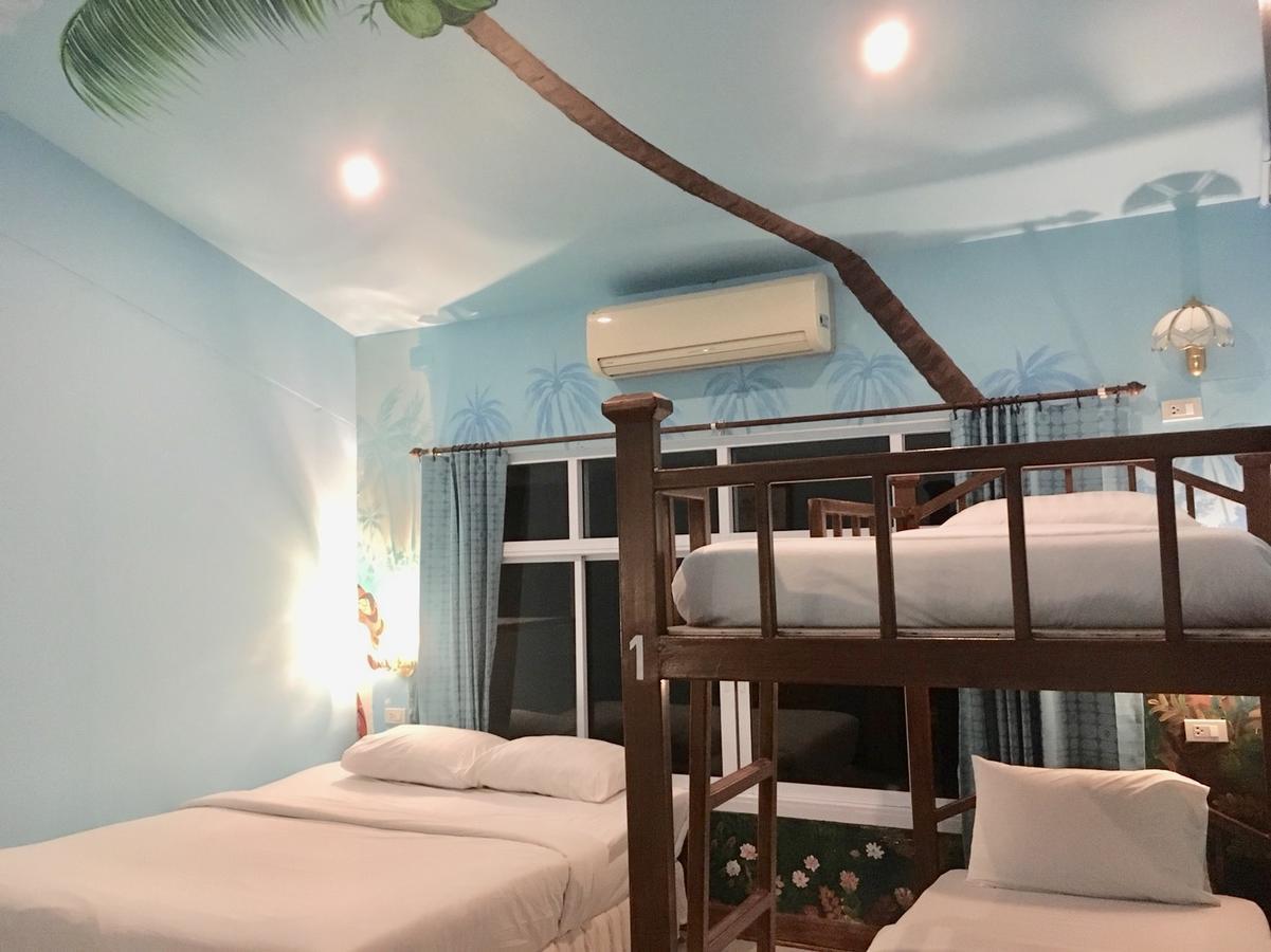 The Corner Transit Hostel Ko Samui Extérieur photo